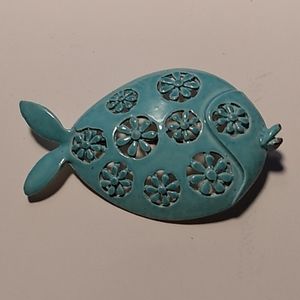UNIQUE VINTAGE TURQUOISE ENAMEL FLOWER POWER FILLIGREE FISH PIN BROOCH NICE COND